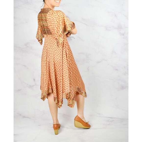 1970s Bohemian Handkerchief Dress Size XS 70s Boho Day Dress Peach Pink Floral - Picture 8 of 10